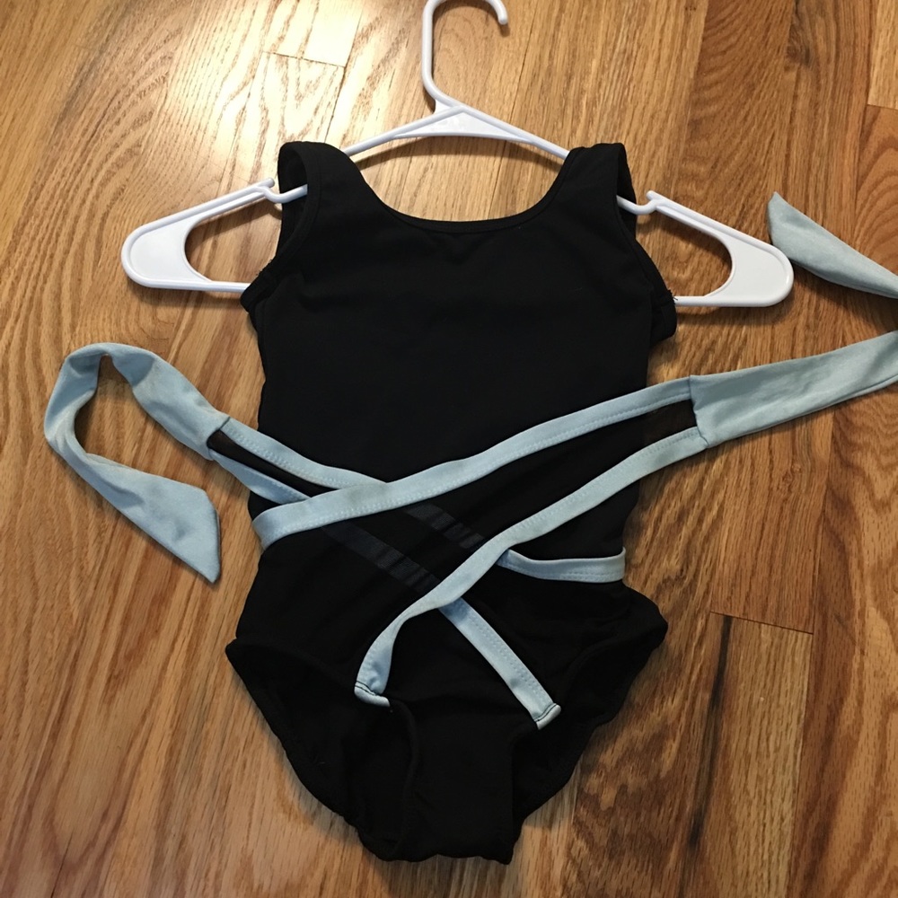Five dancewear EUC child large leotard